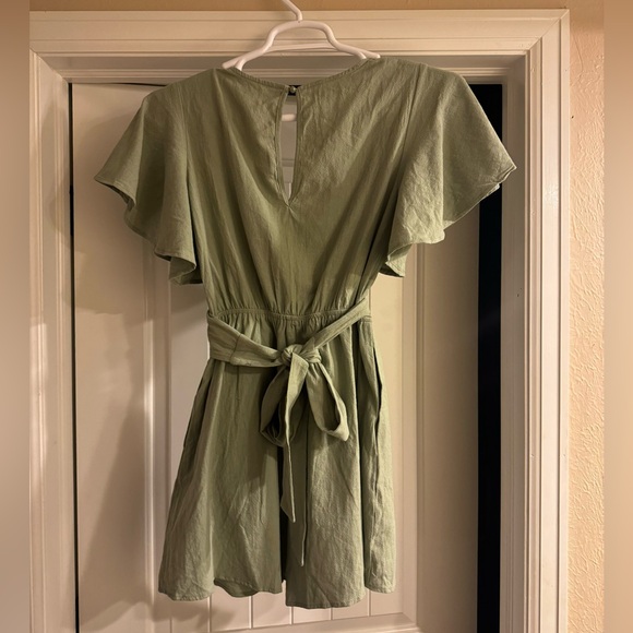 Cupshe Sage Green Tie Back Romper size small - Picture 2 of 5